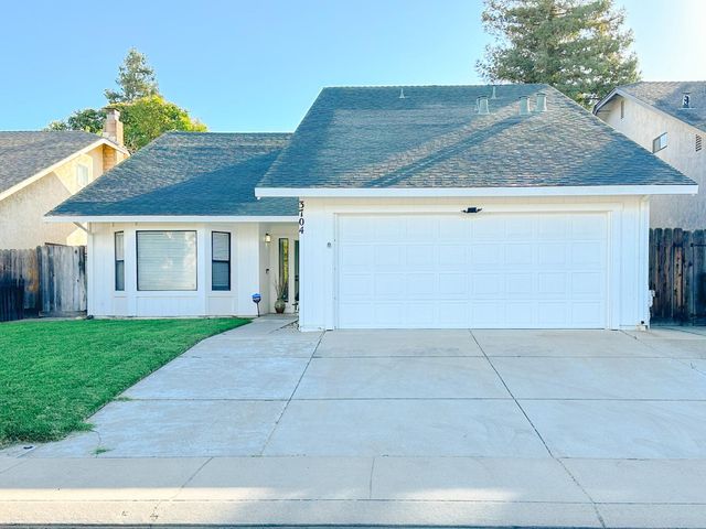 $575,000 | 3704 Pelucca Lane | Northeast Modesto