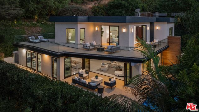 $4,195,000 | 3830 Rhodes Avenue | Studio City