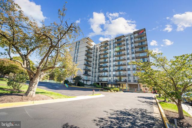 $269,800 | 3245 Rio Drive, Unit 903 | Lake Barcroft