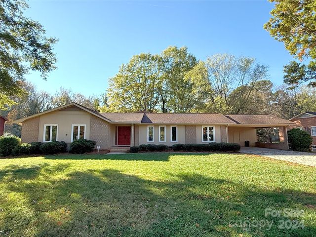 $425,000 | 405 Wake Drive | Salisbury