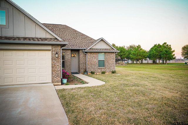 $389,500 | 22487 Live Oak Drive