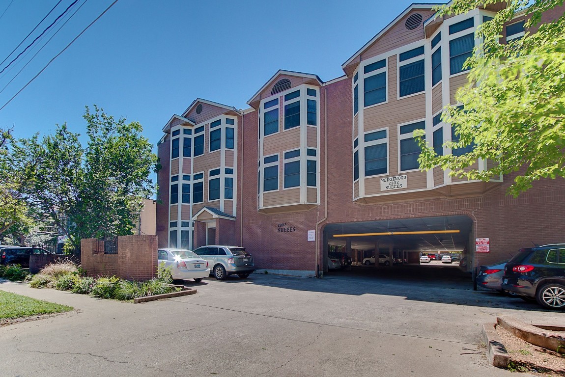 a car parked in front of a building