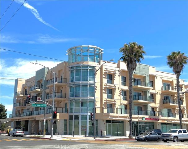 $3,200 | 1598 Long Beach Boulevard, Unit 209 | Poly High