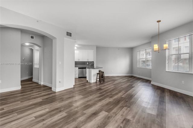 $3,100 | 8980 West Flagler Street, Unit 105 | Fountainebleau