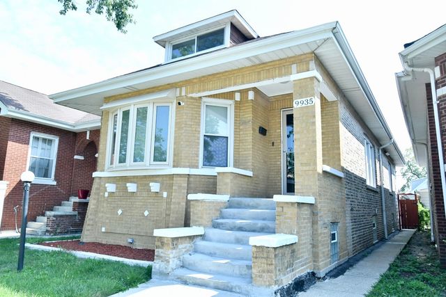 $299,000 | 9935 South Peoria Street | Washington Heights