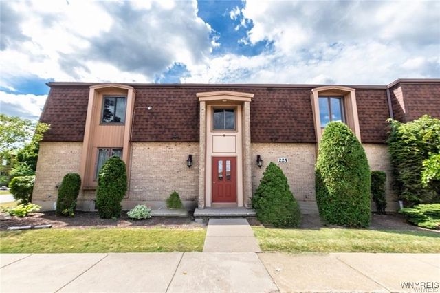 $1,350 | 225 Charter Oaks Drive, Unit 3 | Amherst