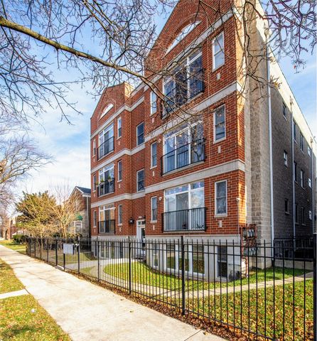 $2,450 | 6229 North Richmond Street, Unit 3S | West Rogers Park