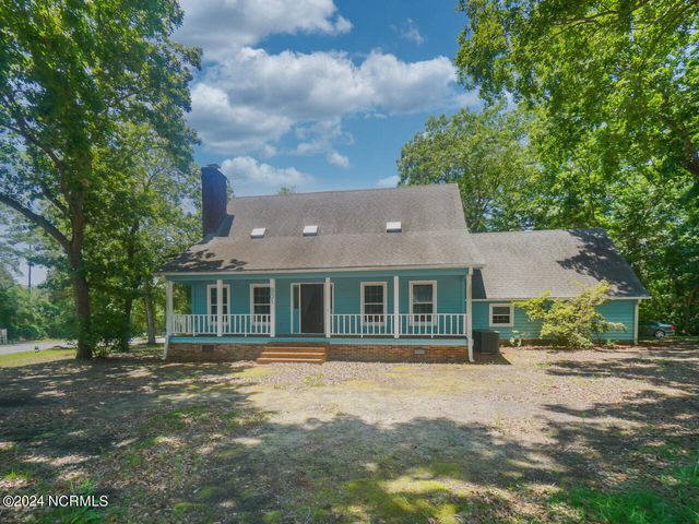 $599,900 | 801 Elizabeth Drive | Oak Island