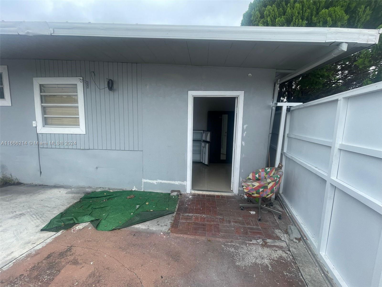 a view of a garage