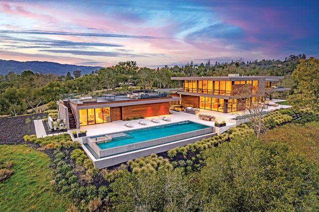 $40,000,000 | 40 Firethorn Way | Portola Valley