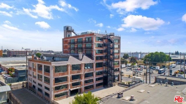 $3,080 | 691 Mill Street, Unit 505 | Downtown Los Angeles