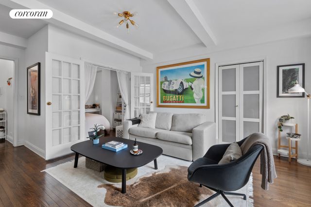 $695,000 | 161 West 16th Street, Unit 9C | Chelsea