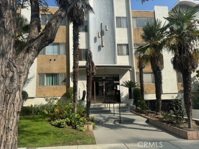 $2,300 | 344 North Maryland Avenue, Unit 301 | South Glendale