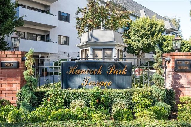 $899,000 | 647 Wilcox Avenue, Unit 2G | Hancock Park-Wilshire