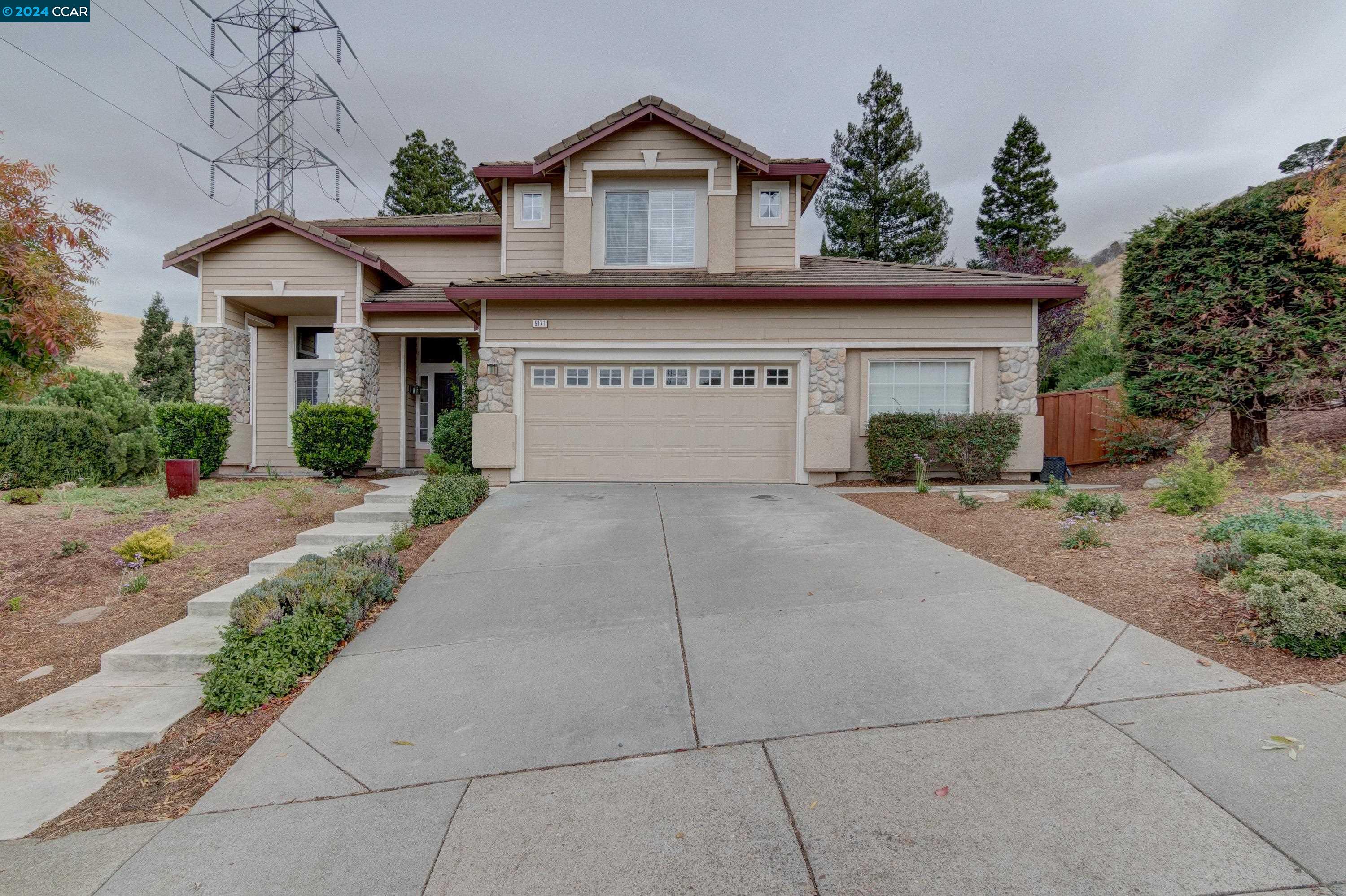 a view of house and outdoor space