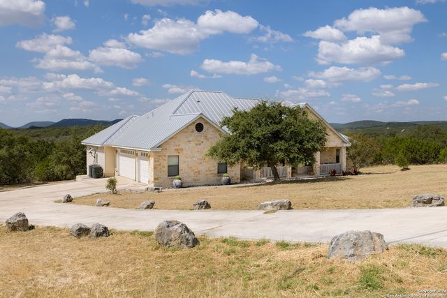 $835,000 | 464 Mustang Pass | Hills of Bandera Ranch