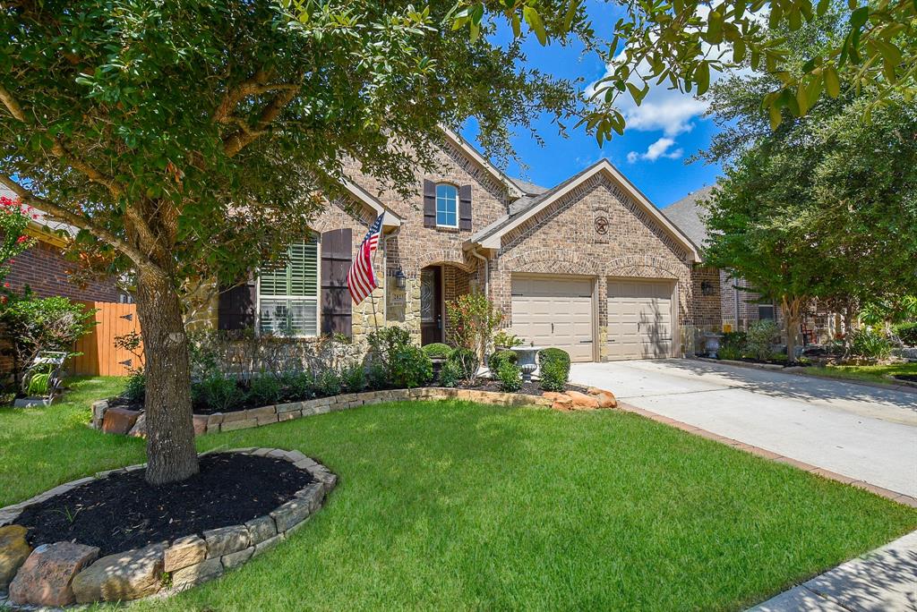 Welcome home to this beautiful 1.5 story home built by Highland Homes!