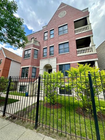 $385,000 | 3862 South Lake Park Avenue, Unit 3S | Bronzeville