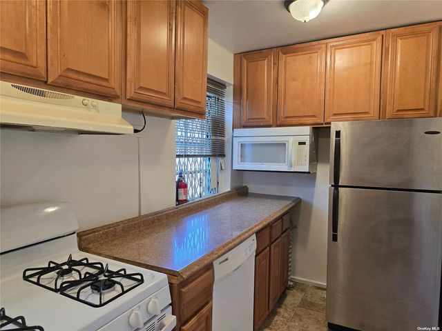 $2,250 | 78-36 147th Street | Kew Gardens Hills