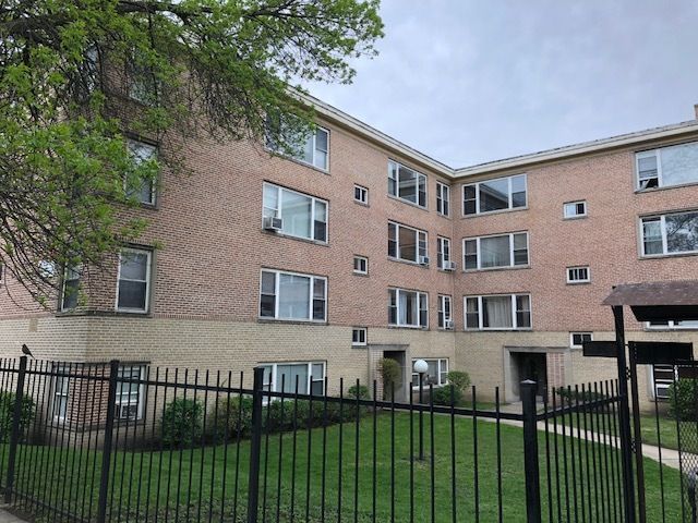 $1,850 | 6136 North Seeley Avenue, Unit 1E | West Ridge