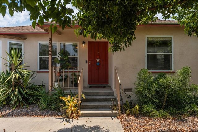 $569,000 | 25869 Lomas Verdes Street | Loma Linda