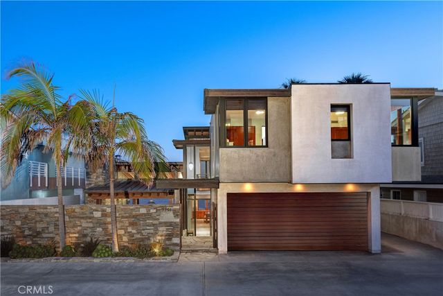 $19,800,000 | 3301 The Strand | Hermosa Beach Sand