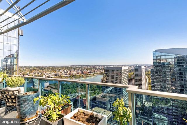 $3,400,000 | 1881 North Nash Street, Unit TS 09 | North Rosslyn