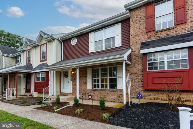 $239,900 | 1153 Center Court | Lower Paxton Township - Dauphin County