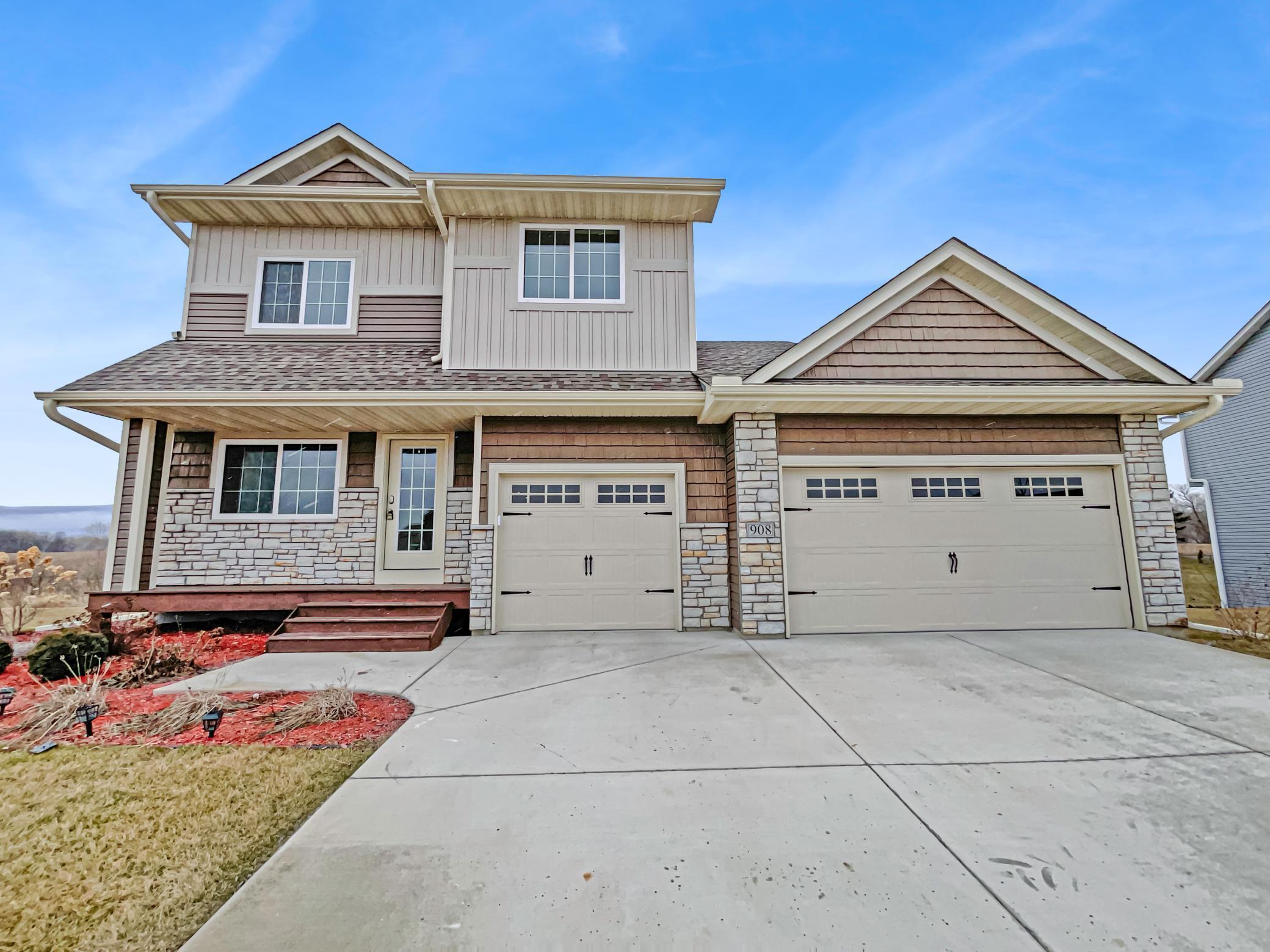 908 Burton Circle Montrose MN 55363 Compass