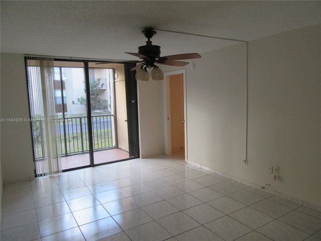 $2,300 | 14301 North Kendall Drive, Unit 105B | Kendale Lakes