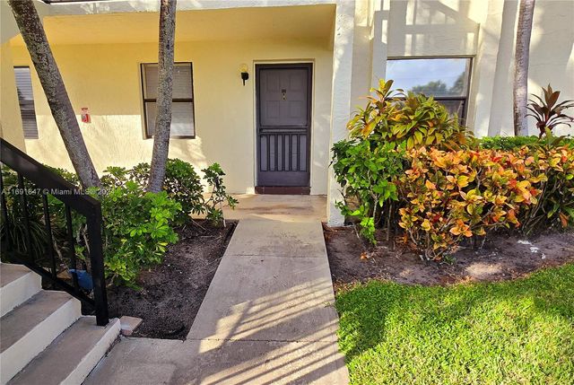 $2,295 | 22088 Palms Way, Unit 102 | Boca del Mar