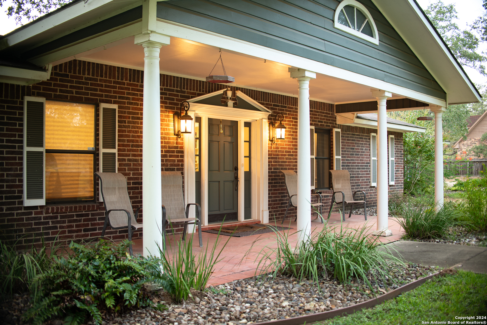 a house view with a outdoor space