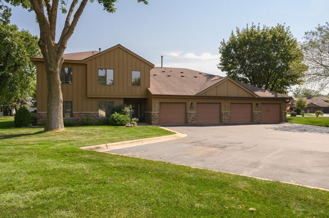 $270,000 | 1800 Lakeview Court Southwest, Unit 202 | Folwell