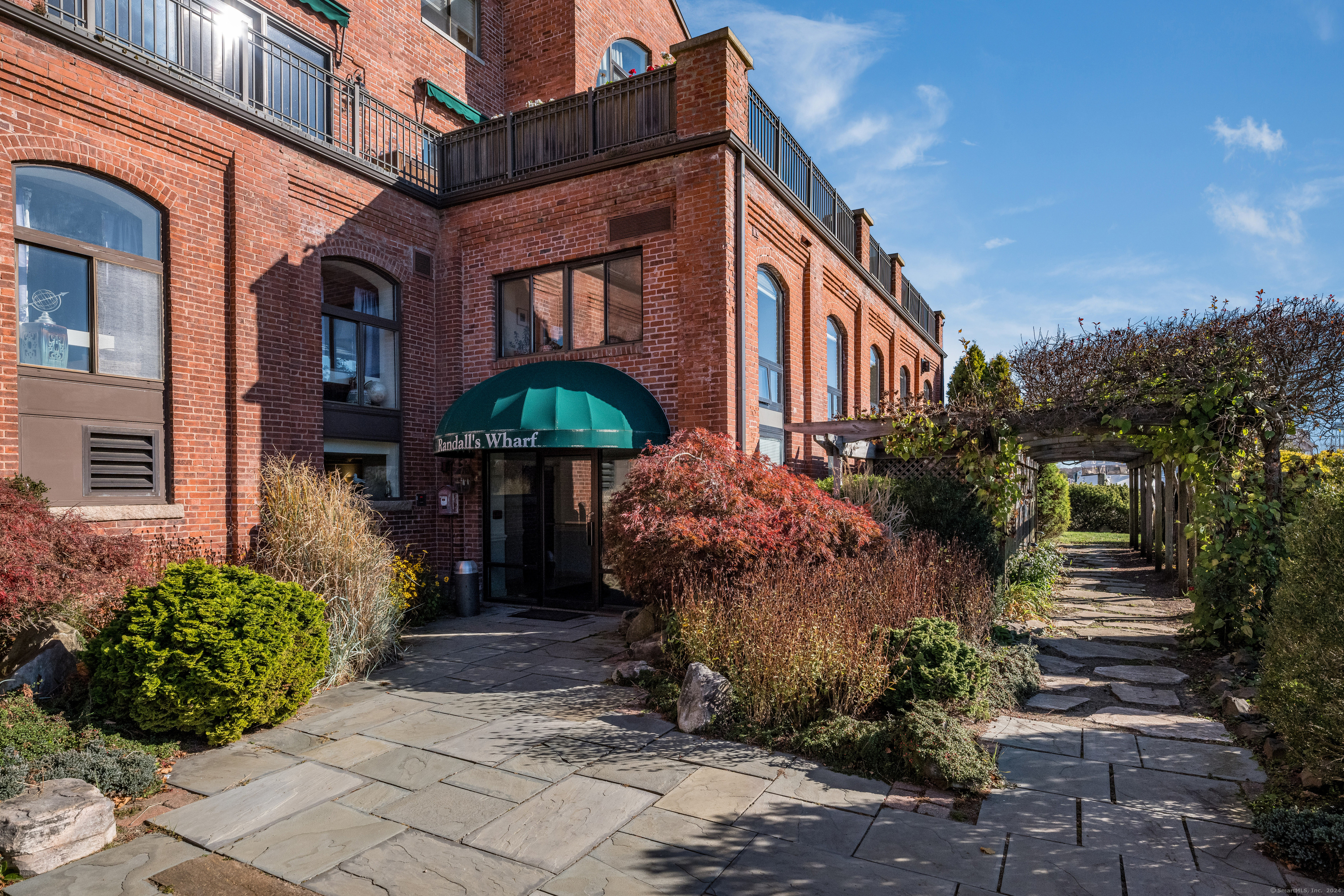 Front entry to Randall's Wharf.