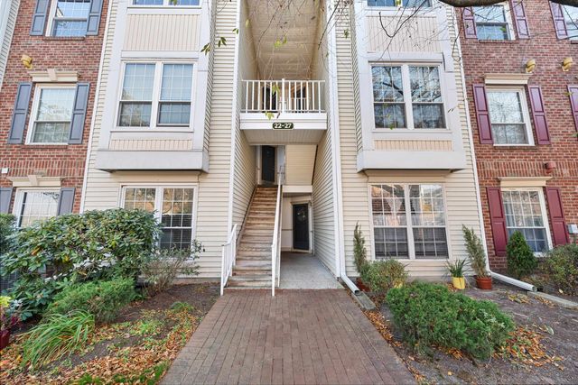 $2,700 | 22 Cherry Street | Droyer's Point