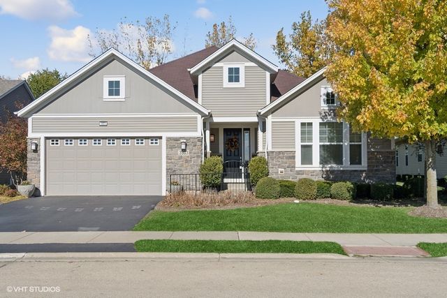 $799,000 | 3903 Chesapeake Lane | Naperville