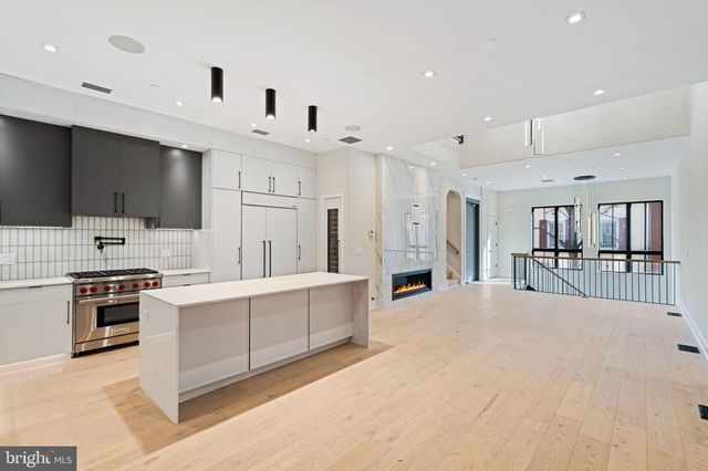 $2,699,000 | 338 South Hicks Street | Rittenhouse Square