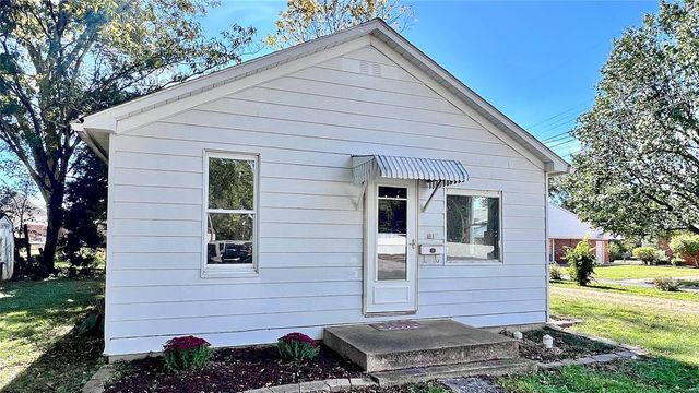 $99,900 | 604 Kaskaskia Street | New Athens Town