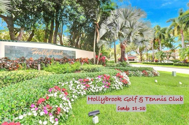 $259,999 | 671 South Hollybrook Drive, Unit 210 | Hollybrook Golf & Tennis Club