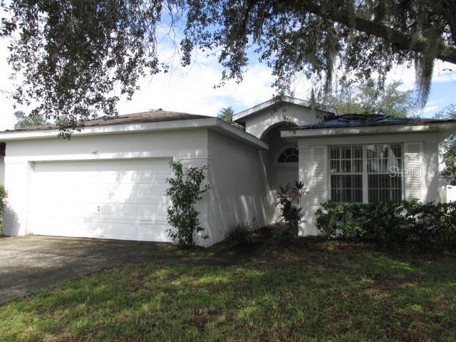 a front view of house with yard