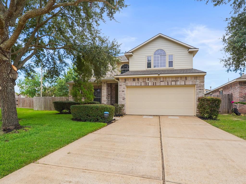 Discover the perfect blend of comfort and style in this beautiful 3-bedroom, 2.5-bath home situated on an oversized partial cul-de-sac lot, offering the tranquility of no back neighbors.