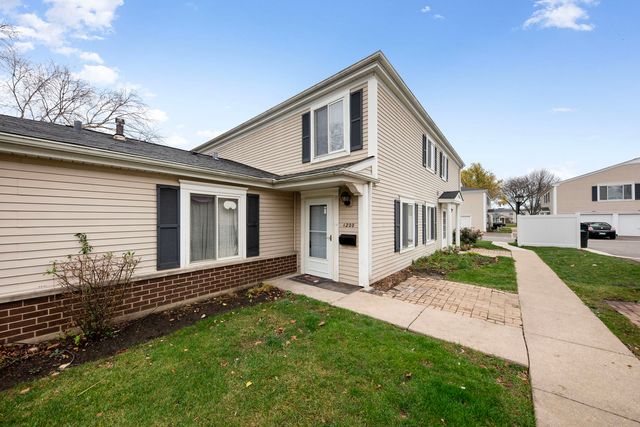 $2,100 | 1200 Cove Drive, Unit 225C | Prospect Heights