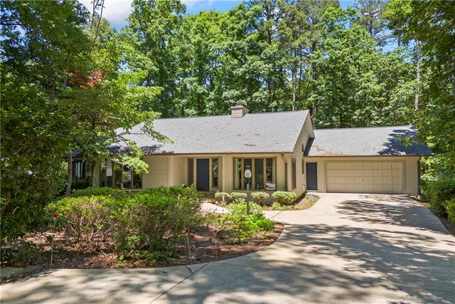 $459,000 | 504 Long Reach Drive | Keowee Key