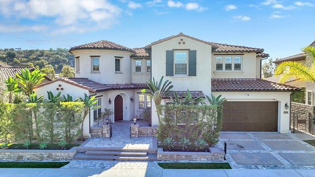 $3,299,888 | 2538 Santa Paula Drive | Blackstone