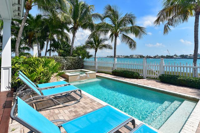 $4,995,000 | 292 Sunset Key Drive | Key West