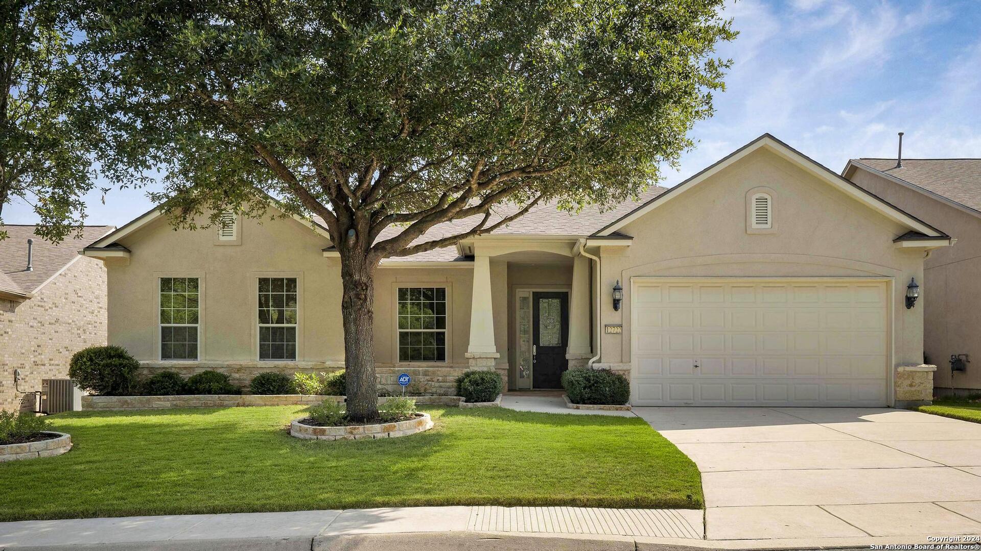 a front view of house with yard