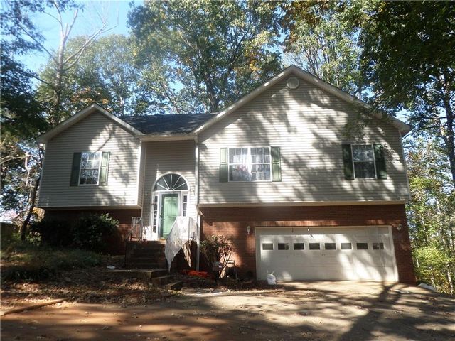 $323,900 | 4413 Woodglenn Drive