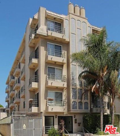 $899,000 | 116 South Croft Avenue, Unit 101 | Beverly Center-Miracle Mile