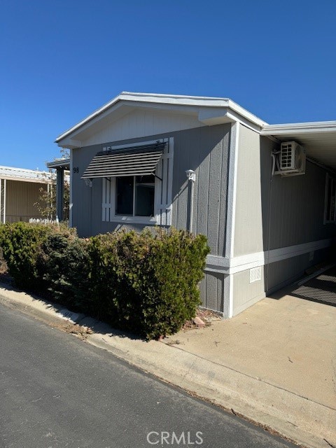 a front view of house with yard