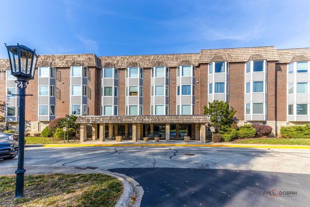 $269,900 | 300 Thames Parkway, Unit 2J | Park Ridge